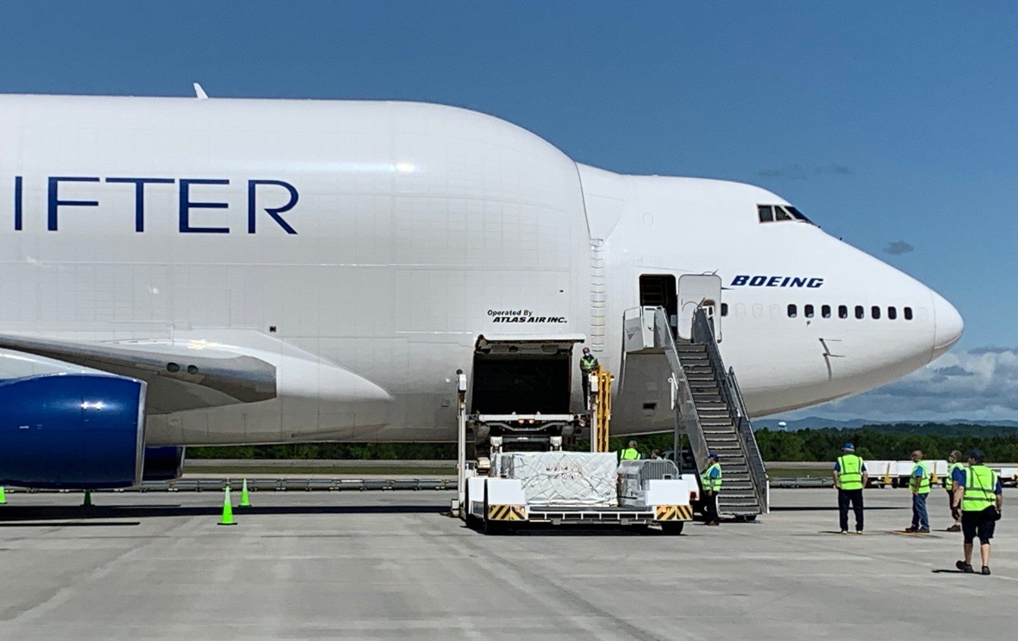 Boeing Dreamlifter transports 1.5m face masks