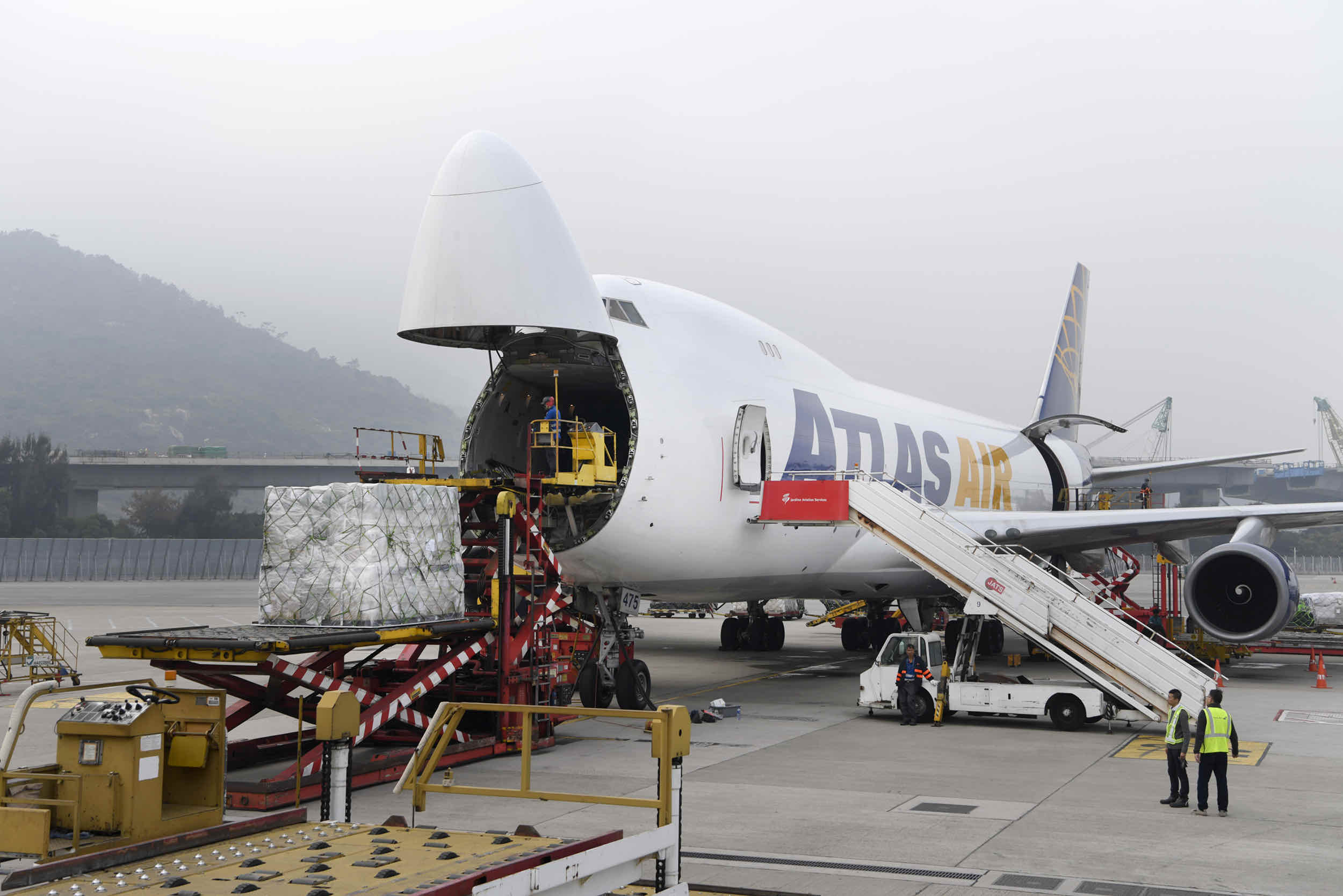 Atlas Air in long-term extension of freighter agreement with DB Schenker