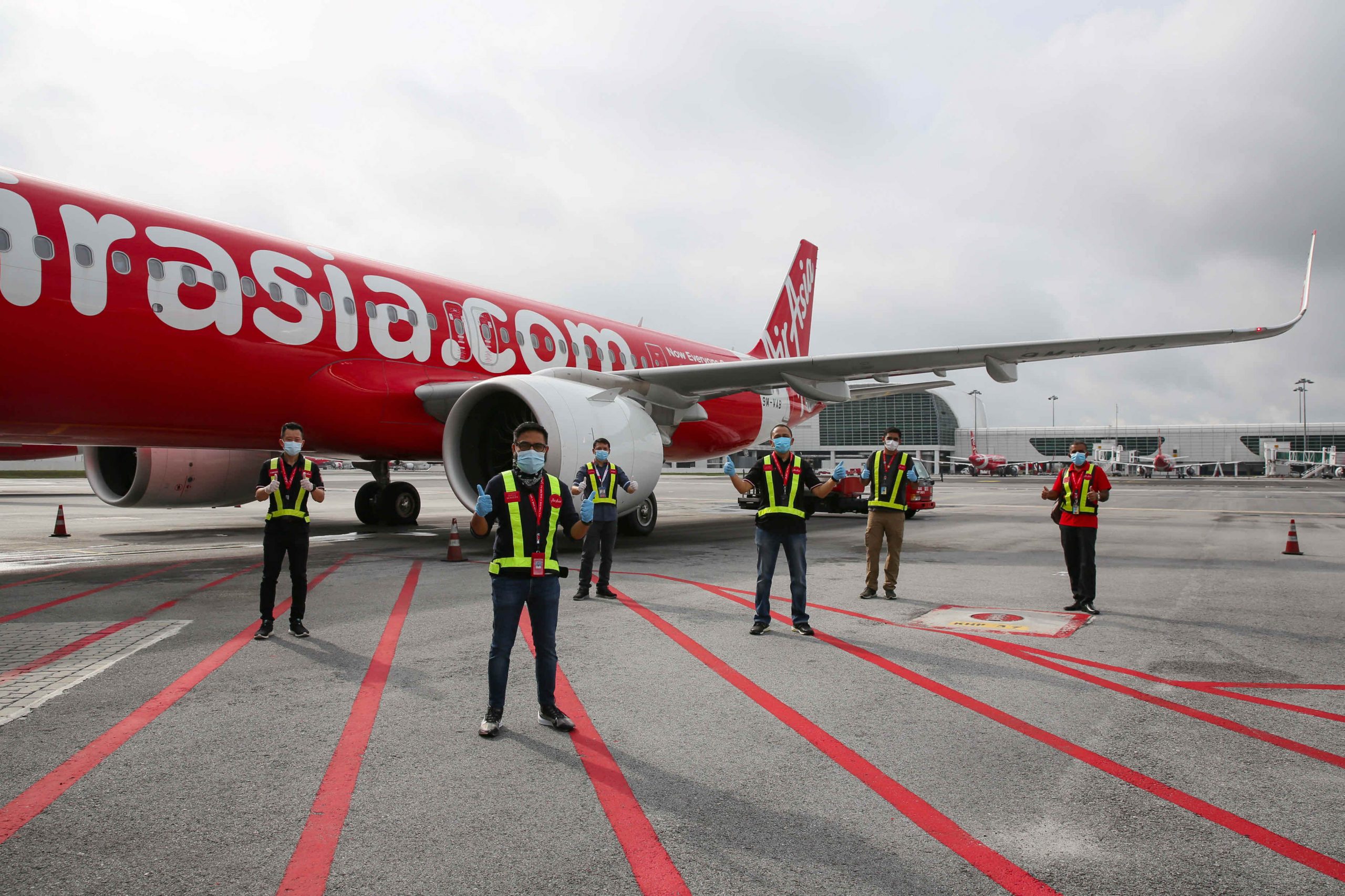 AirAsia resumes scheduled domestic flights