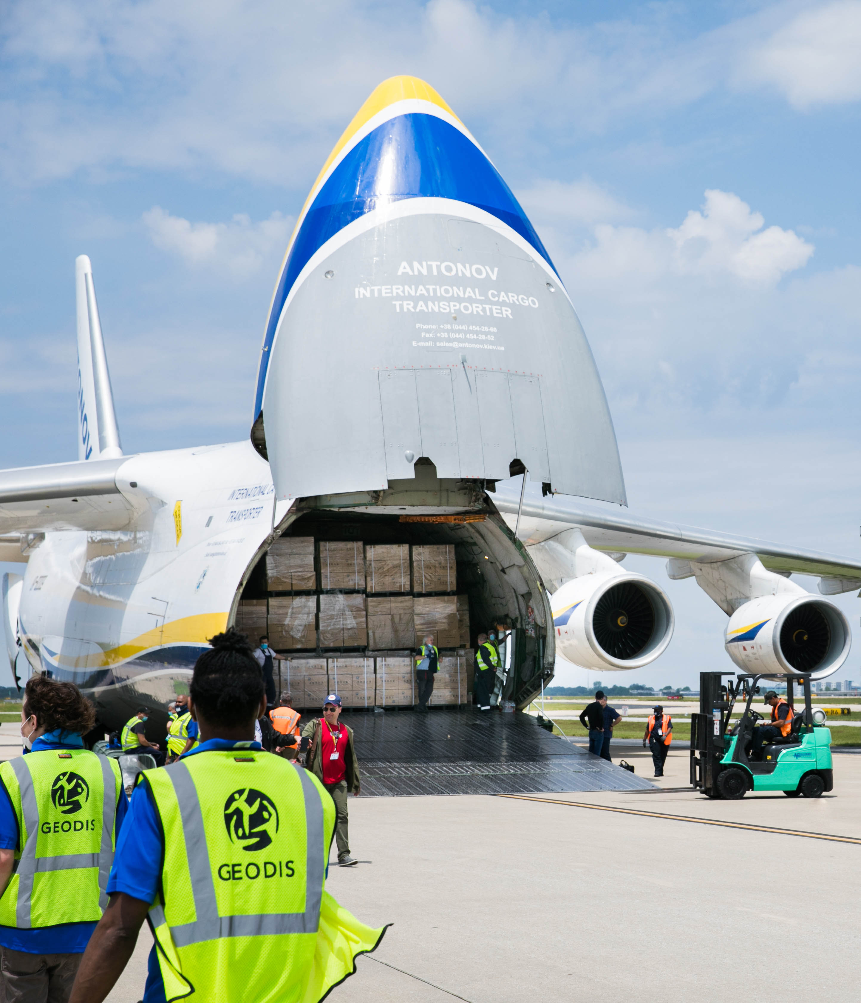 GEODIS charters An124 to deliver 13m masks to the US