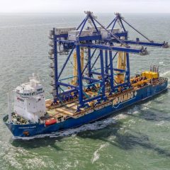 Crane sailing for Jumbo