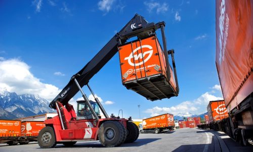 Partners extend Orange Combi Cargo block train