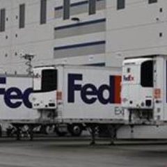 FedEx ships newly-approved vaccine to US dosing centres