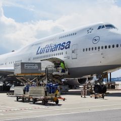 Lufthansa transports relief goods to India