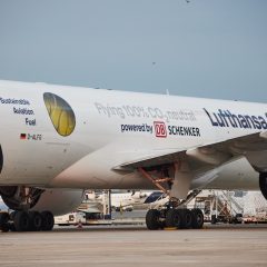CO2-free en route: Lufthansa Cargo and DB Schenker show joint commitment