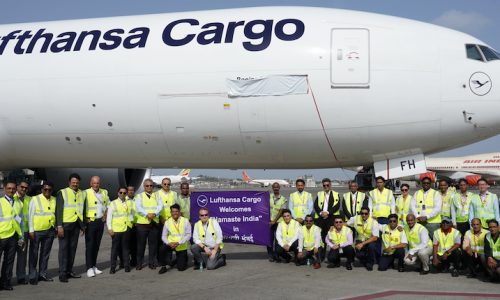 Namaste India: Lufthansa Cargo B777F freighter in Mumbai￼